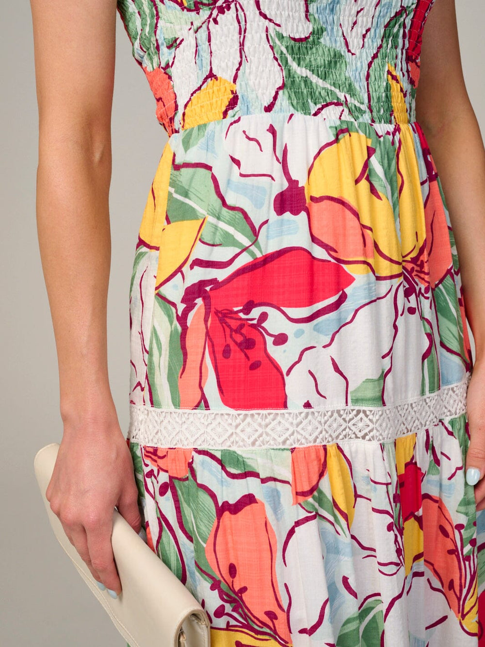 WOMEN'S SLEEVELESS SMOCK TIERED FLORAL MAXI DRESS