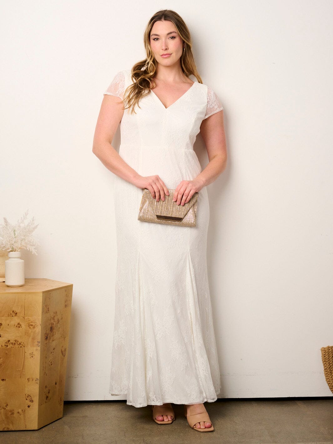 PLUS SIZE SHORT SLEEVE V-NECK BODYCON DETAILED MAXI DRESS