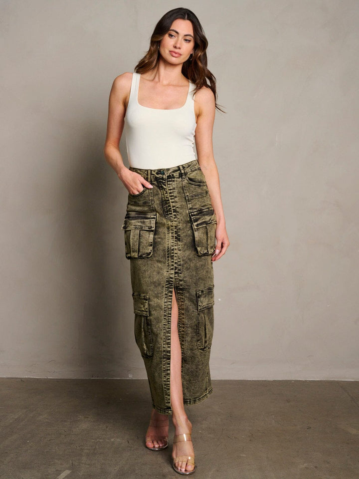WOMEN'S BUTTON CLOSURE POCKETS FRONT SLIT DENIM WASHED MAXI SKIRT