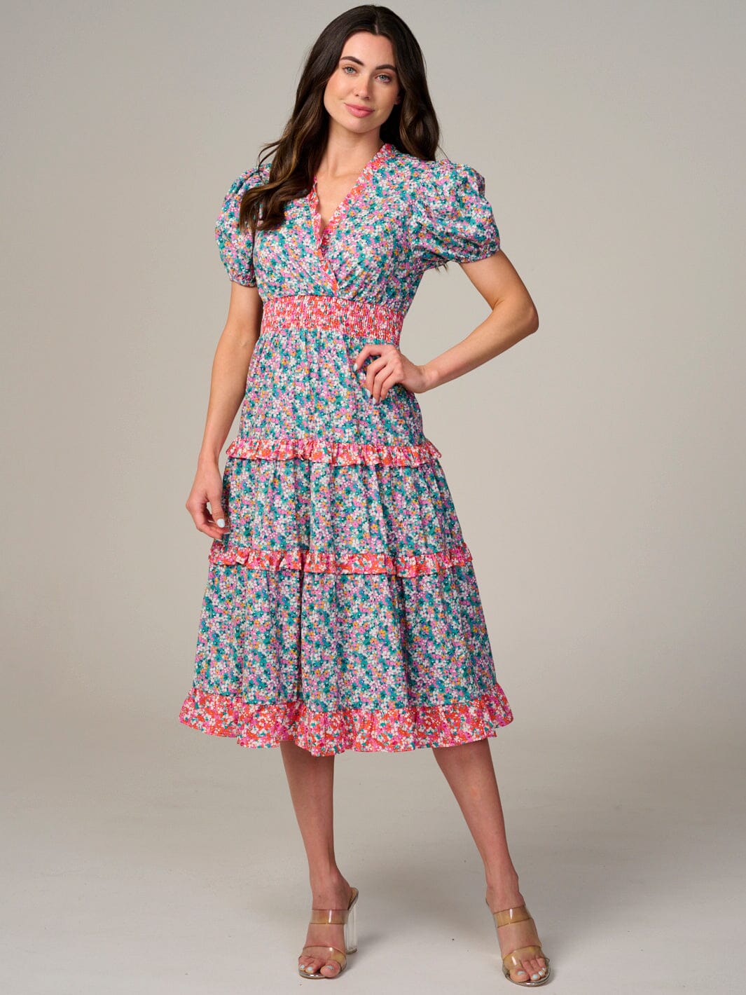 WOMEN'S SHORT SLEEVE SURPLICE SMOCK WAIST TIERED FLORAL MIDI DRESS