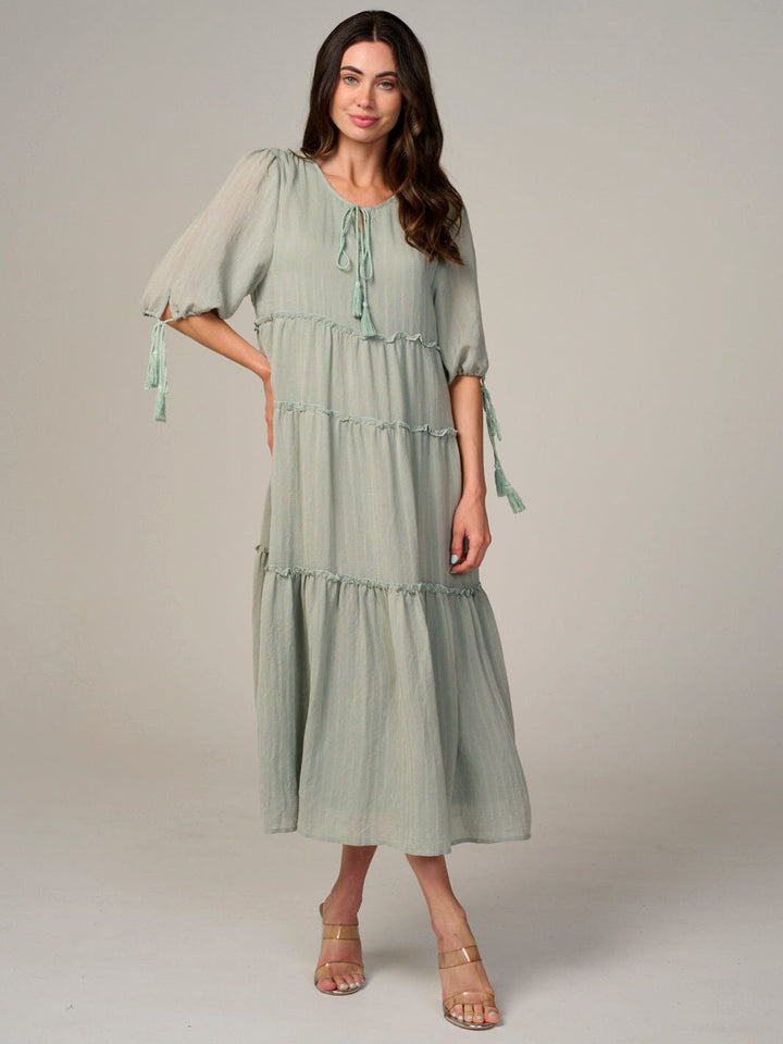 WOMEN'S SHORT SLEEVE V-NECK TIERED MAXI DRESS