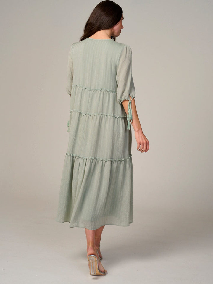 WOMEN'S SHORT SLEEVE V-NECK TIERED MAXI DRESS