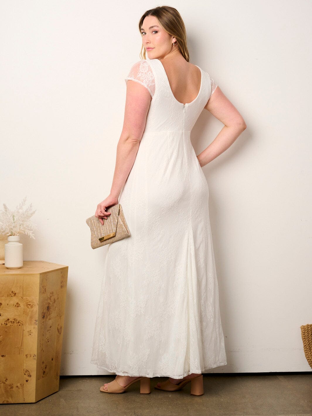 PLUS SIZE SHORT SLEEVE V-NECK BODYCON DETAILED MAXI DRESS