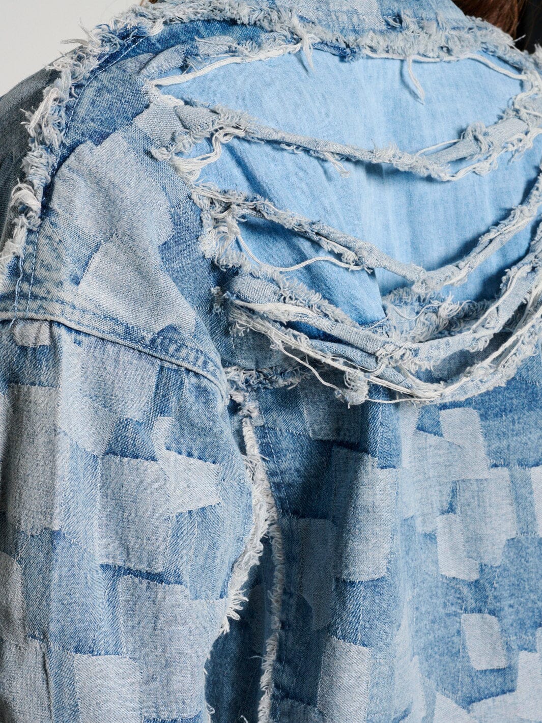 WOMEN'S LONG SLEEVE BUTTON CLOSURE POCKETS COLORBLOCK DENIM JACKET