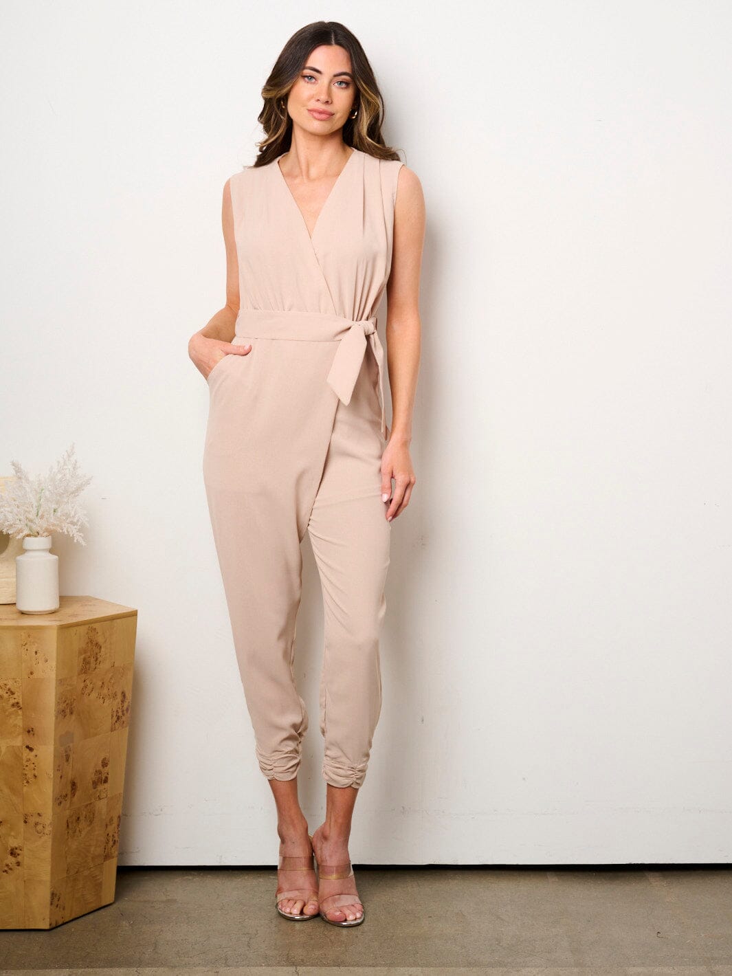 WOMEN'S SLEEVELESS SURPLICE SELF TIE POCKETS JUMPSUIT