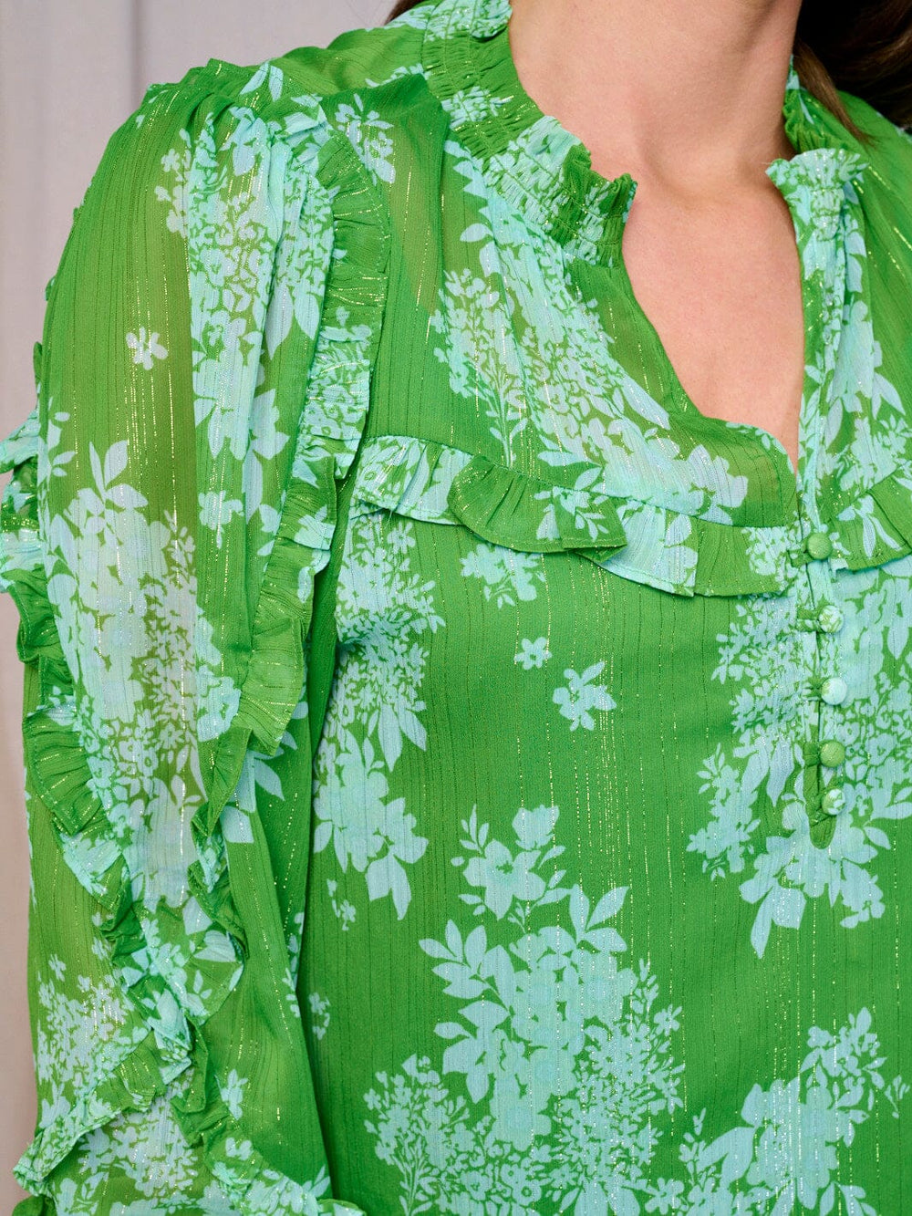 WOMEN'S LONG SLEEVE RUFFLE V-NECK BUTTON UP FLORAL BLOUSE