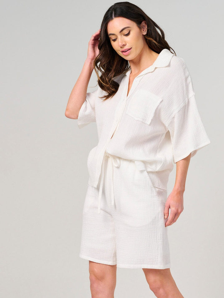 WOMEN'S SHORT SLEEVE BUTTON UP FRONT POCKETS TOP