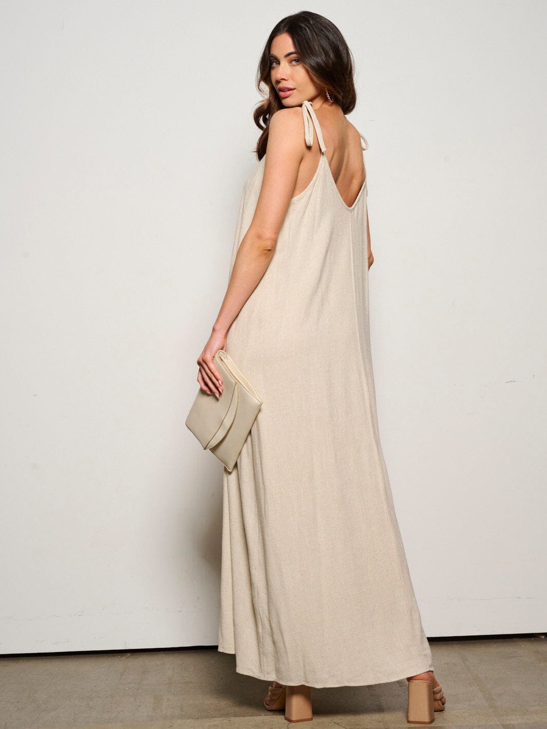 WOMEN'S SLEEVELESS ADJUSTABLE V-NECK MAXI DRESS