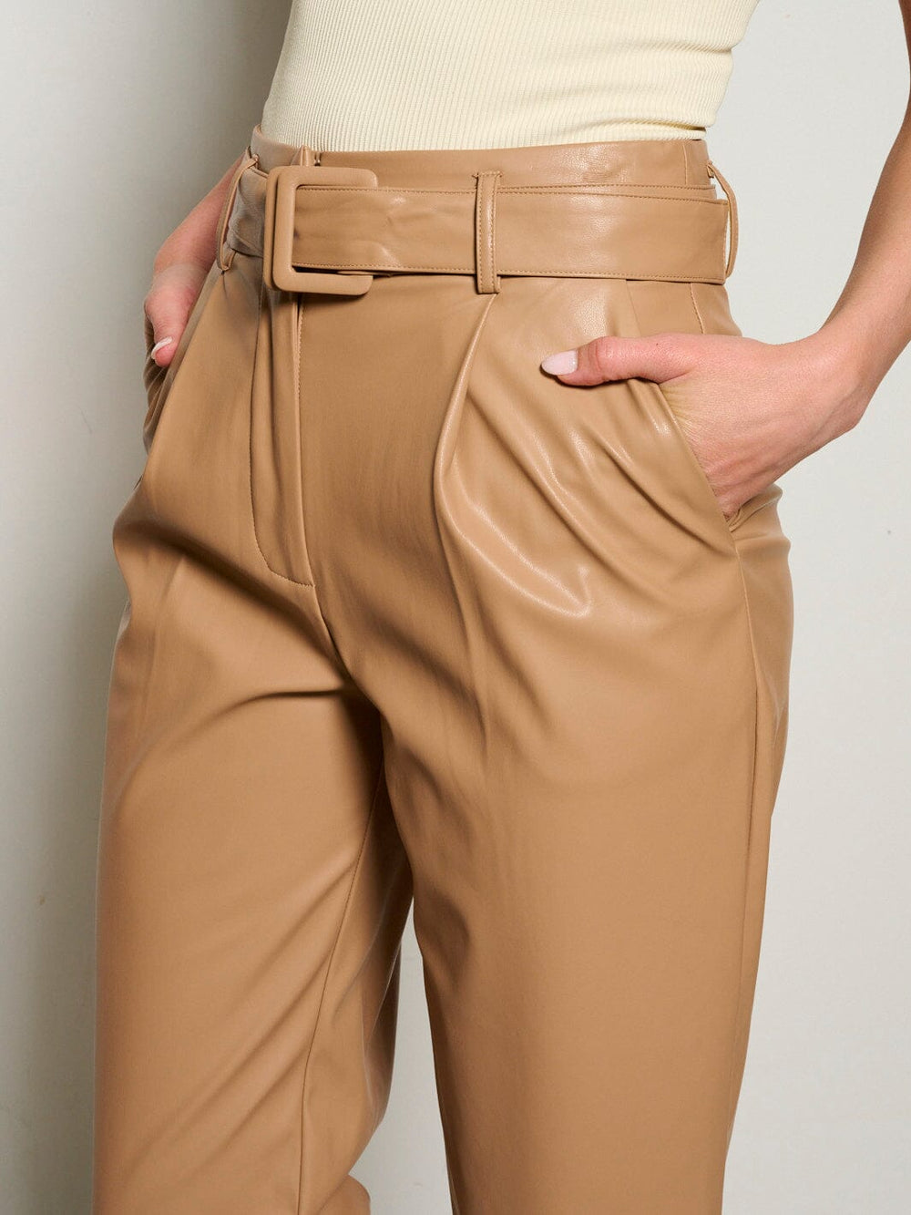 WOMEN'S BUTTON CLOSURE POCKETS FRONT BELT PU PLEATHER WIDE LEG PANTS