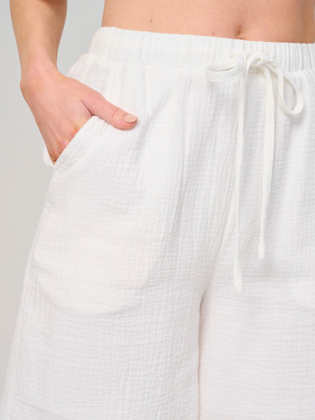WOMEN'S SHORT SLEEVE TOP & ELASTIC WAIST SHORTS 2PC. SET