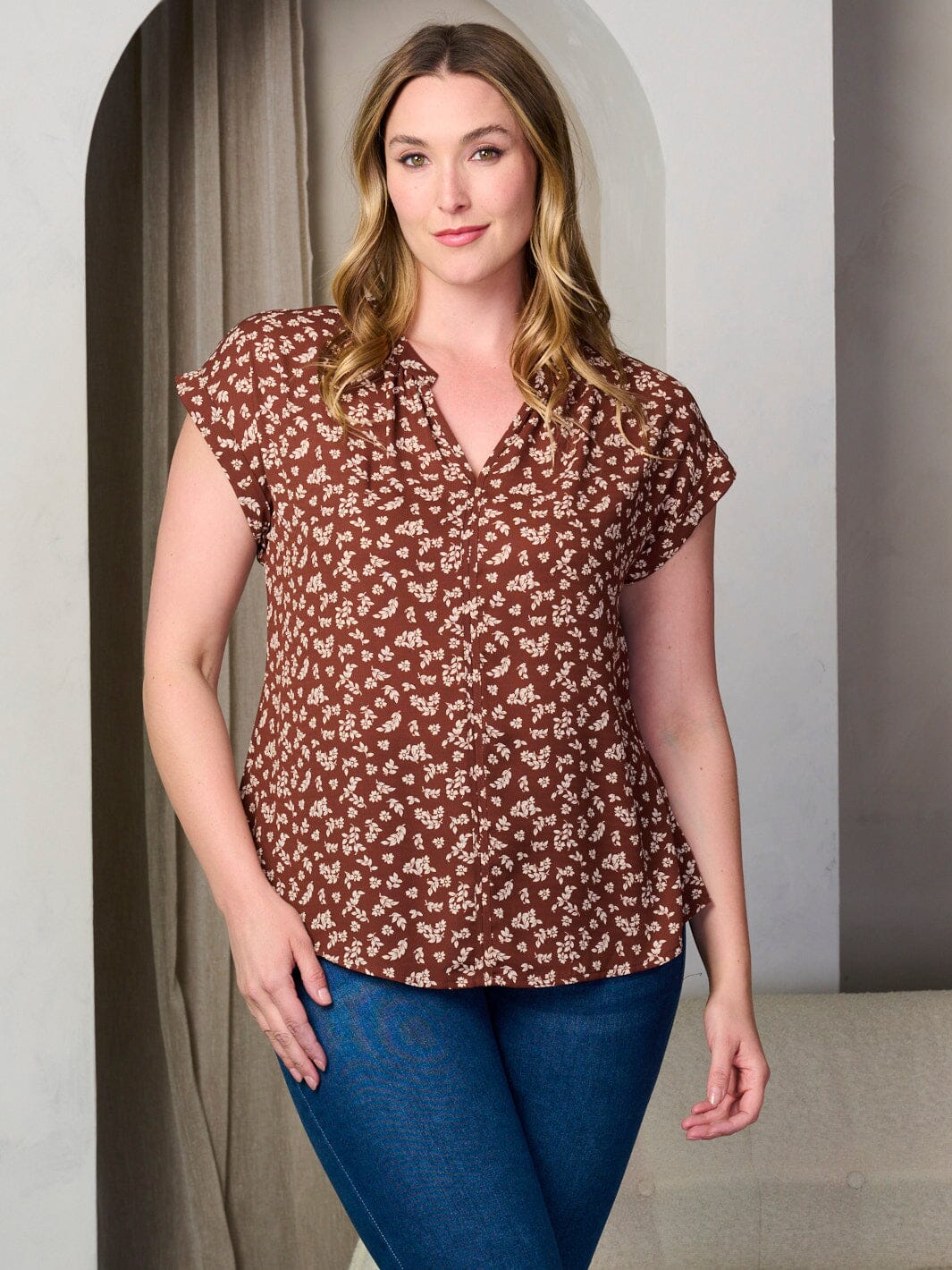 PLUS SIZE SHORT SLEEVE V-NECK FLORAL TUNIC BLOUSE TOP