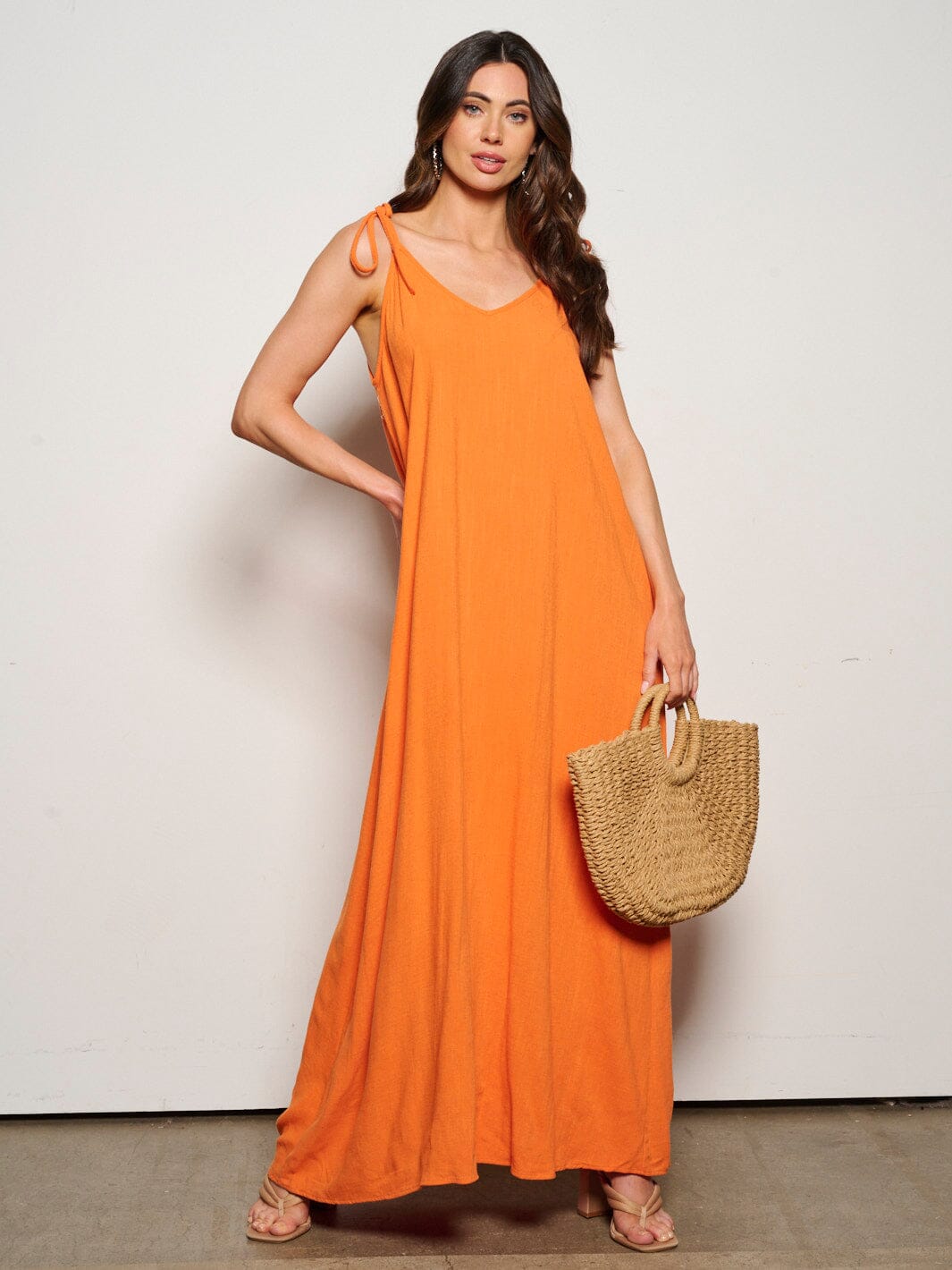 WOMEN'S SLEEVELESS ADJUSTABLE V-NECK MAXI DRESS