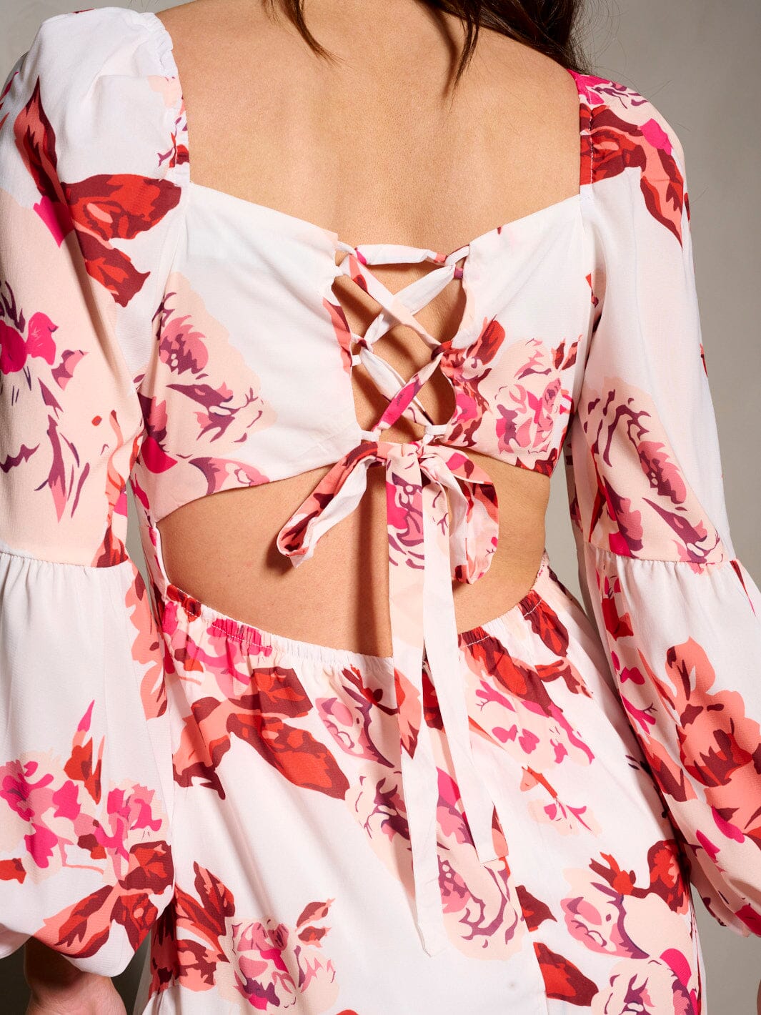 WOMEN'S LONG SLEEVE V-NECK BACK DETAILED RUFFLE FLORAL MAXI DRESS