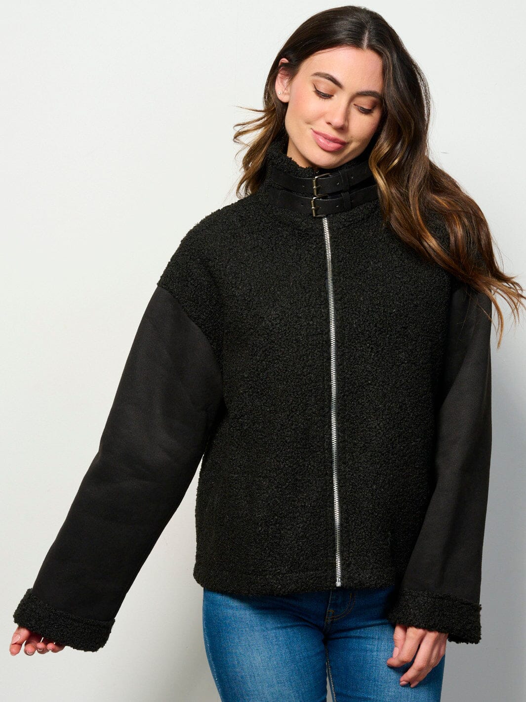 WOMEN'S LONG SLEEVE ZIPPER CLOSURE BELT DETAILED POCKETS SHERPA JACKET