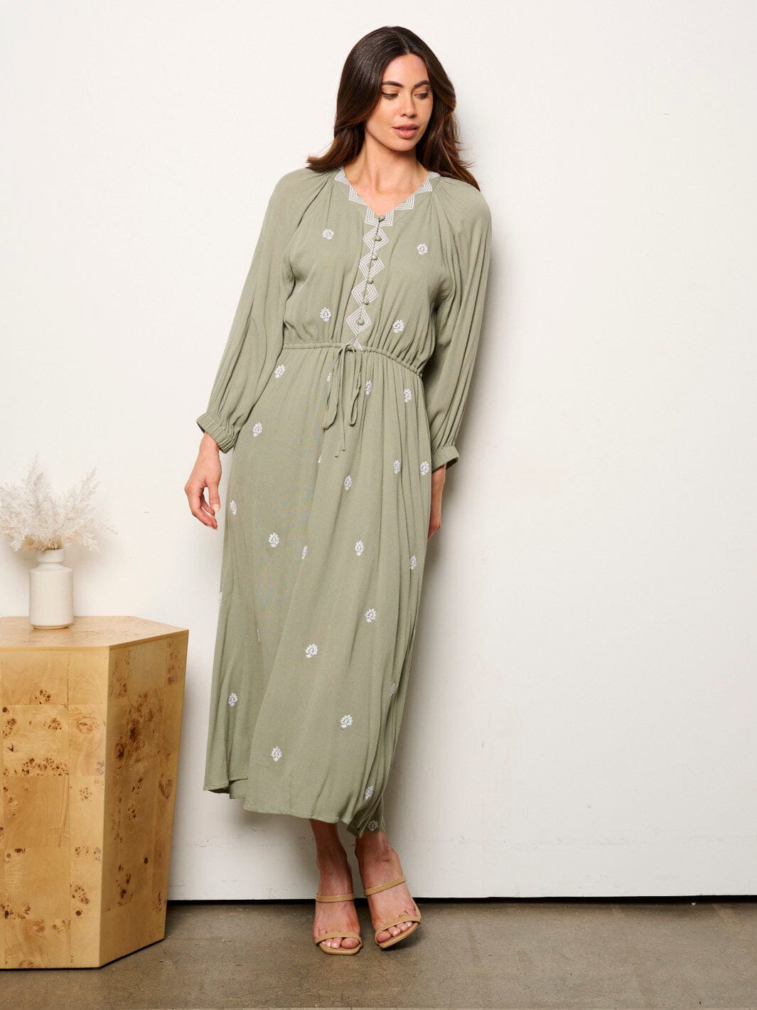 WOMEN'S LONG SLEEVE V-NECK BUTTON UP EMBROIDERY MAXI DRESS