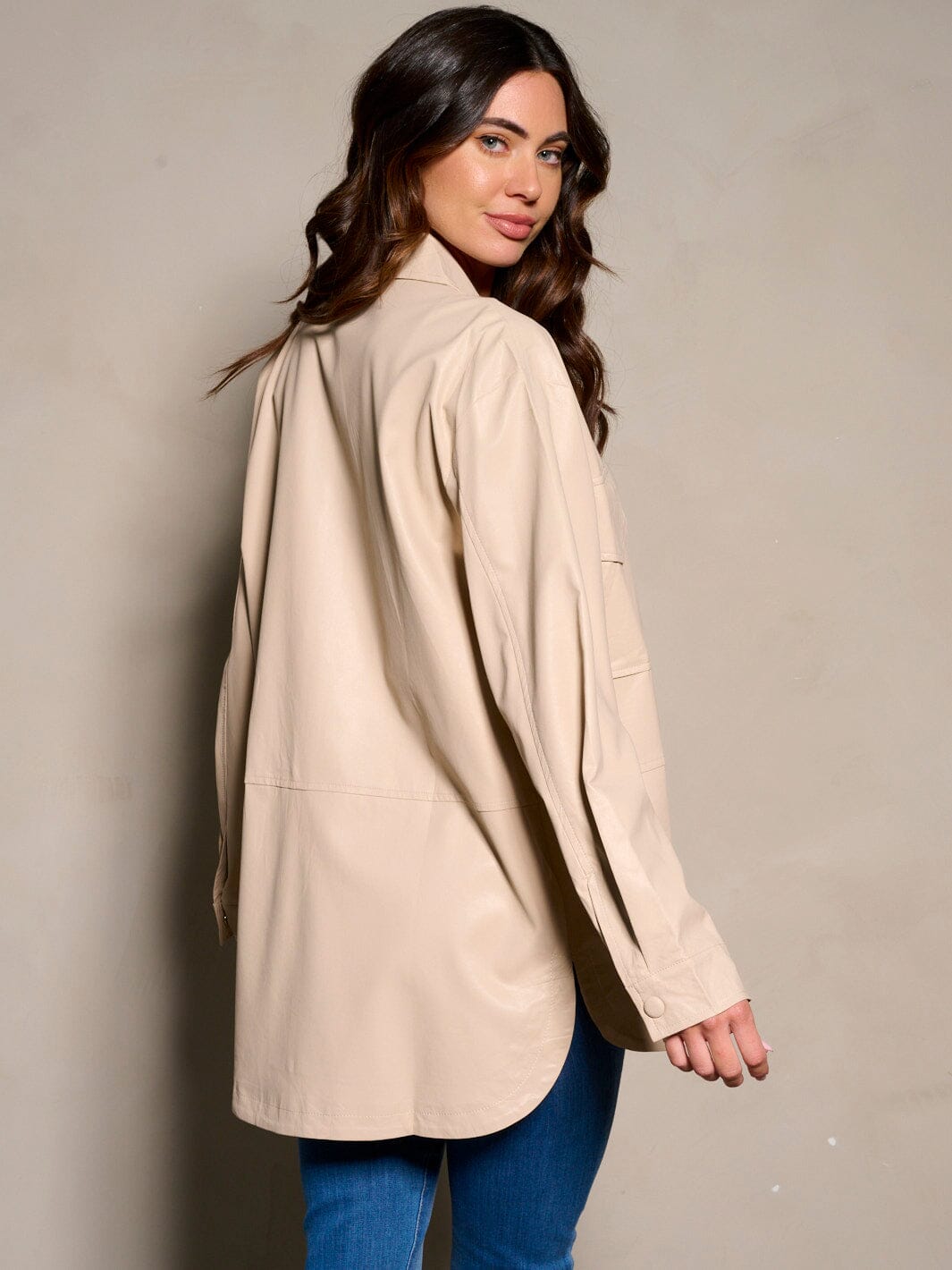 WOMEN'S LONG SLEEVE BUTTON CLOSURE PU PLEATHER OVERSIZED TOP