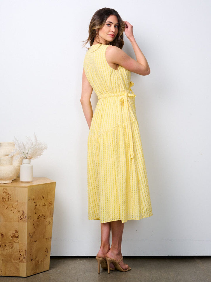 WOMEN'S SLEEVELESS V-NECK ELASTIC WAIST TIERED WAFFLE MIDI DRESS