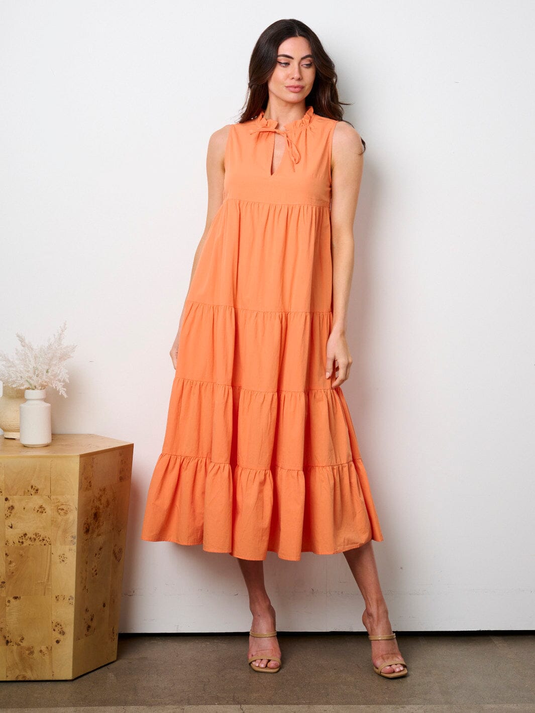 WOMEN'S SLEEVELESS V-NECK POCKETS TIERED MAXI DRESS