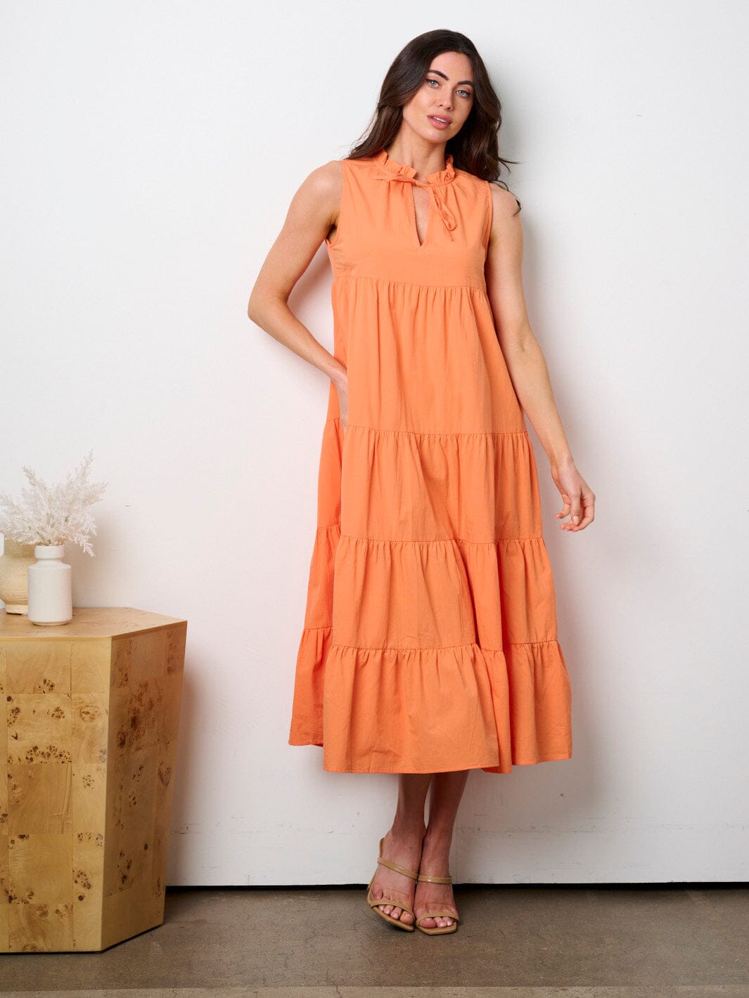 WOMEN'S SLEEVELESS V-NECK POCKETS TIERED MAXI DRESS