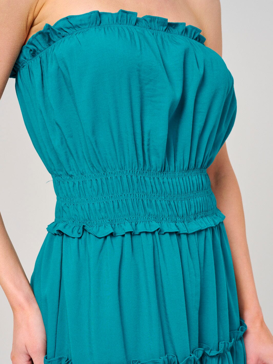 WOMEN'S SLEEVELESS SMOCK WAIST TIERED MAXI DRESS