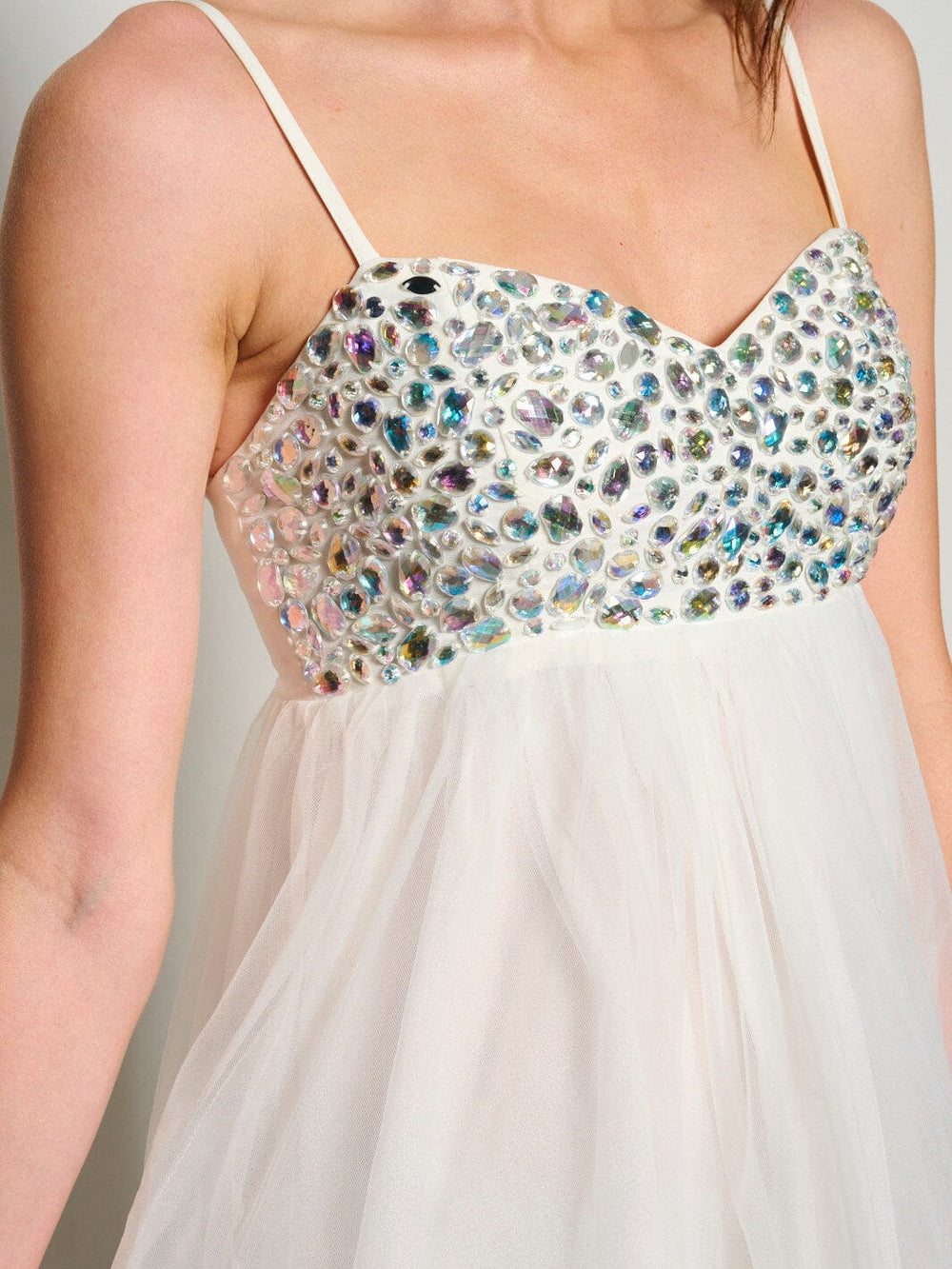 WOMEN'S SLEEVELESS TIERED RUFFLE STUDS DETAILED MINI DRESS