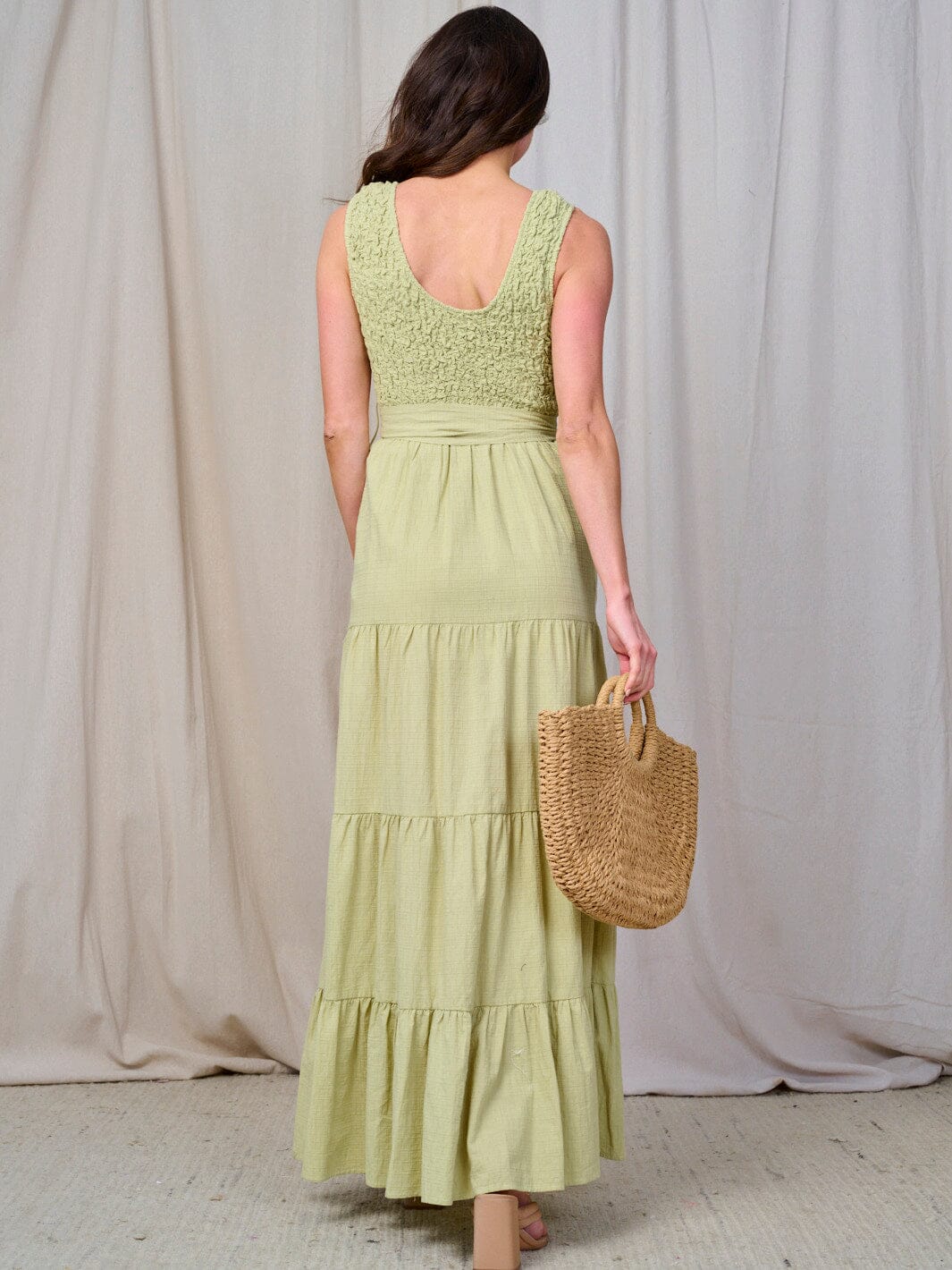 WOMEN'S SLEEVELESS SMOCK TIERED RUFFLE MAXI DRESS