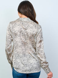WOMEN'S LONG SLEEVES BUTTON UP ANIMAL PRINT BLOUSE