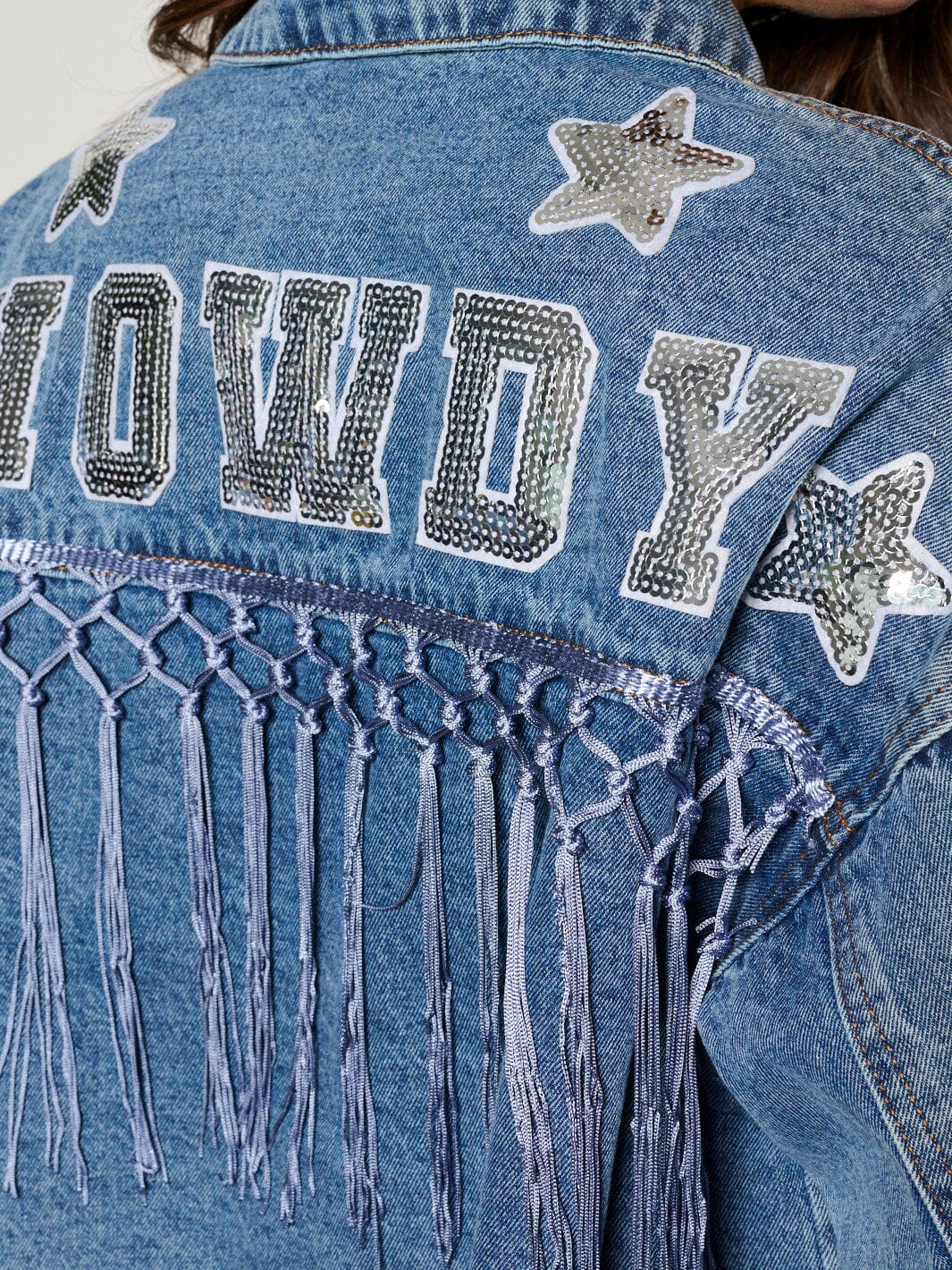 WOMEN'S LONG SLEEVE BUTTON CLOSURE FRINGE HOWDY POCKETS DENIM JACKET