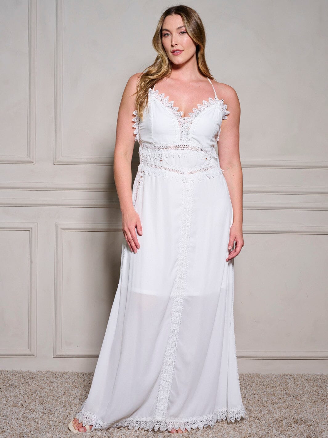 PLUS SIZE SLEEVELESS V-NECK TRIM DETAILED OPEN BACK MAXI DRESS