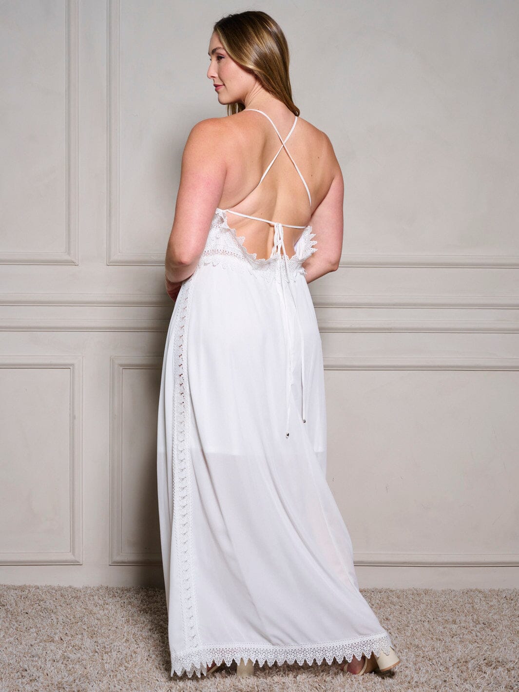 PLUS SIZE SLEEVELESS V-NECK TRIM DETAILED OPEN BACK MAXI DRESS