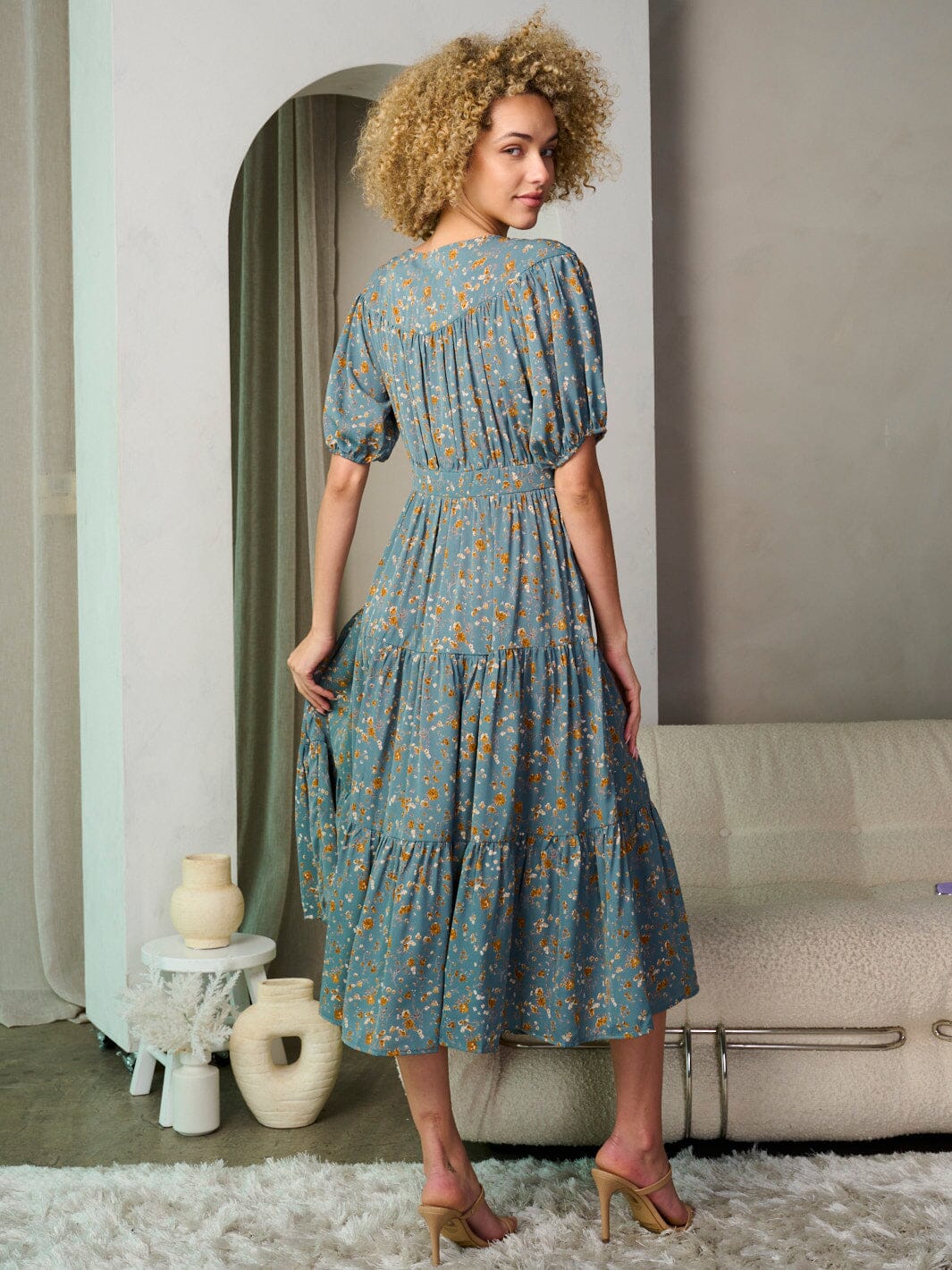 WOMEN'S SHORT PUFF SLEEVES TIERED FLORAL MIDI DRESS