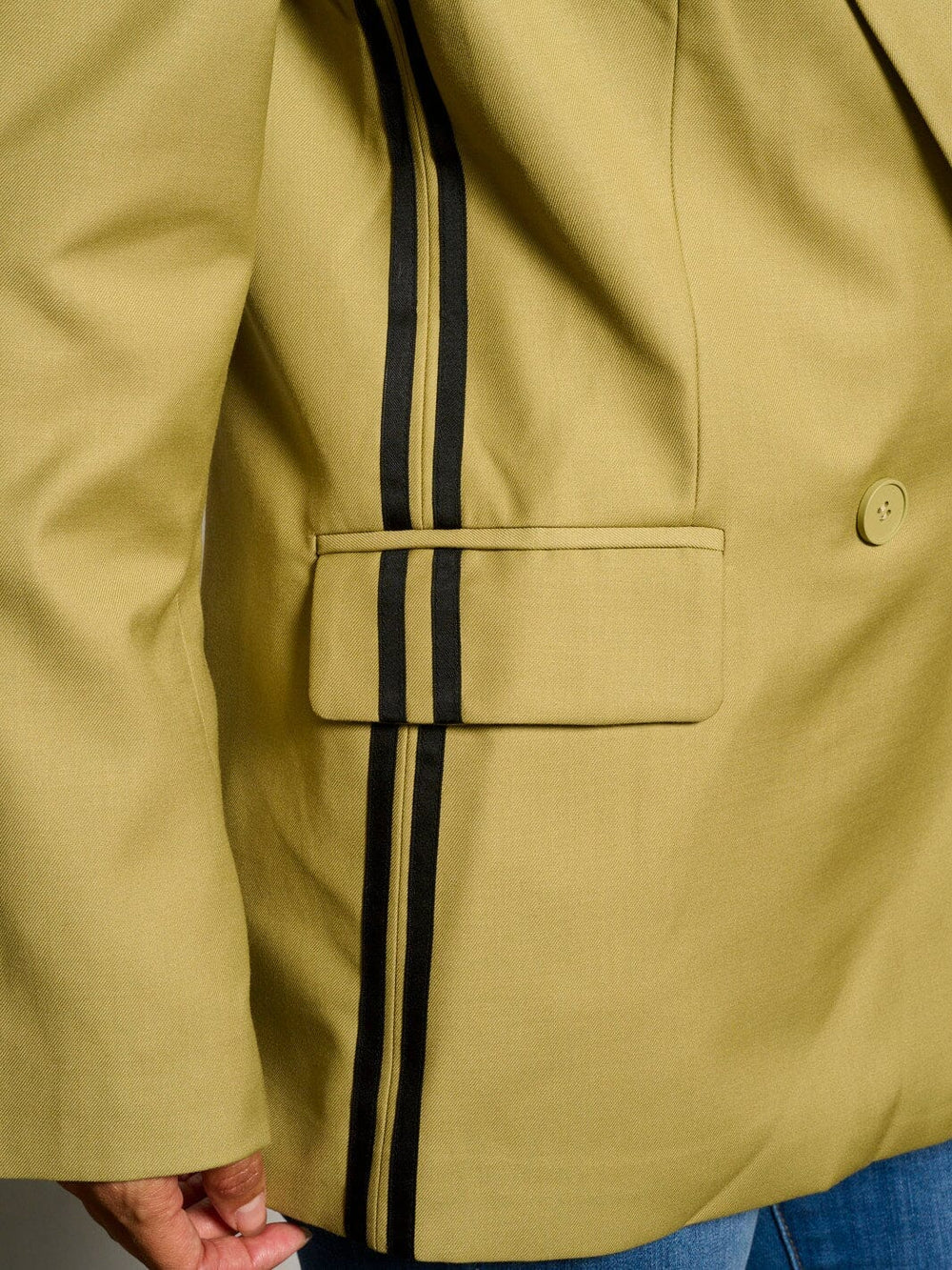 WOMEN'S LONG SLEEVES BUTTON CLOSURE STRIPES BLAZER