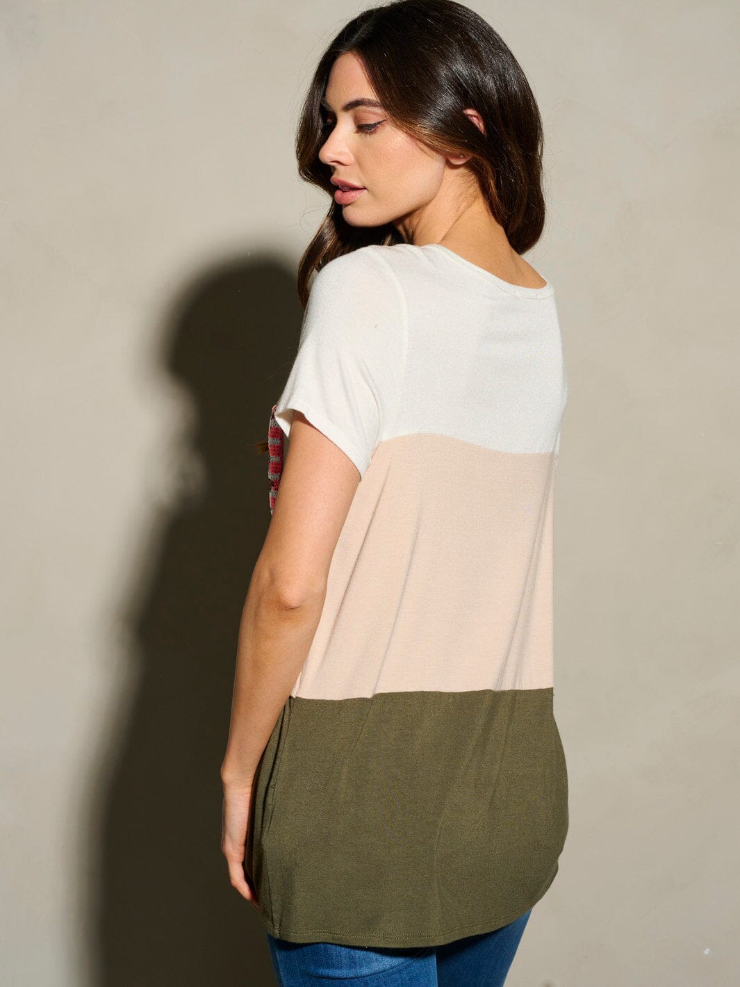 WOMEN'S SHORT SLEEVE COLOR BLOCK POCKET FLAG PATCH TOP