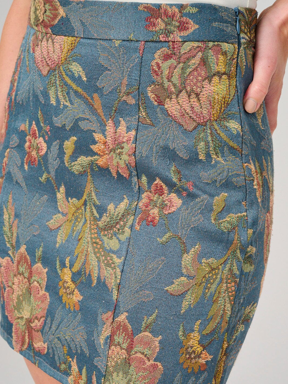 WOMEN'S ZIPPER CLOSURE EMBROIDERY FLORAL MINI SKIRT