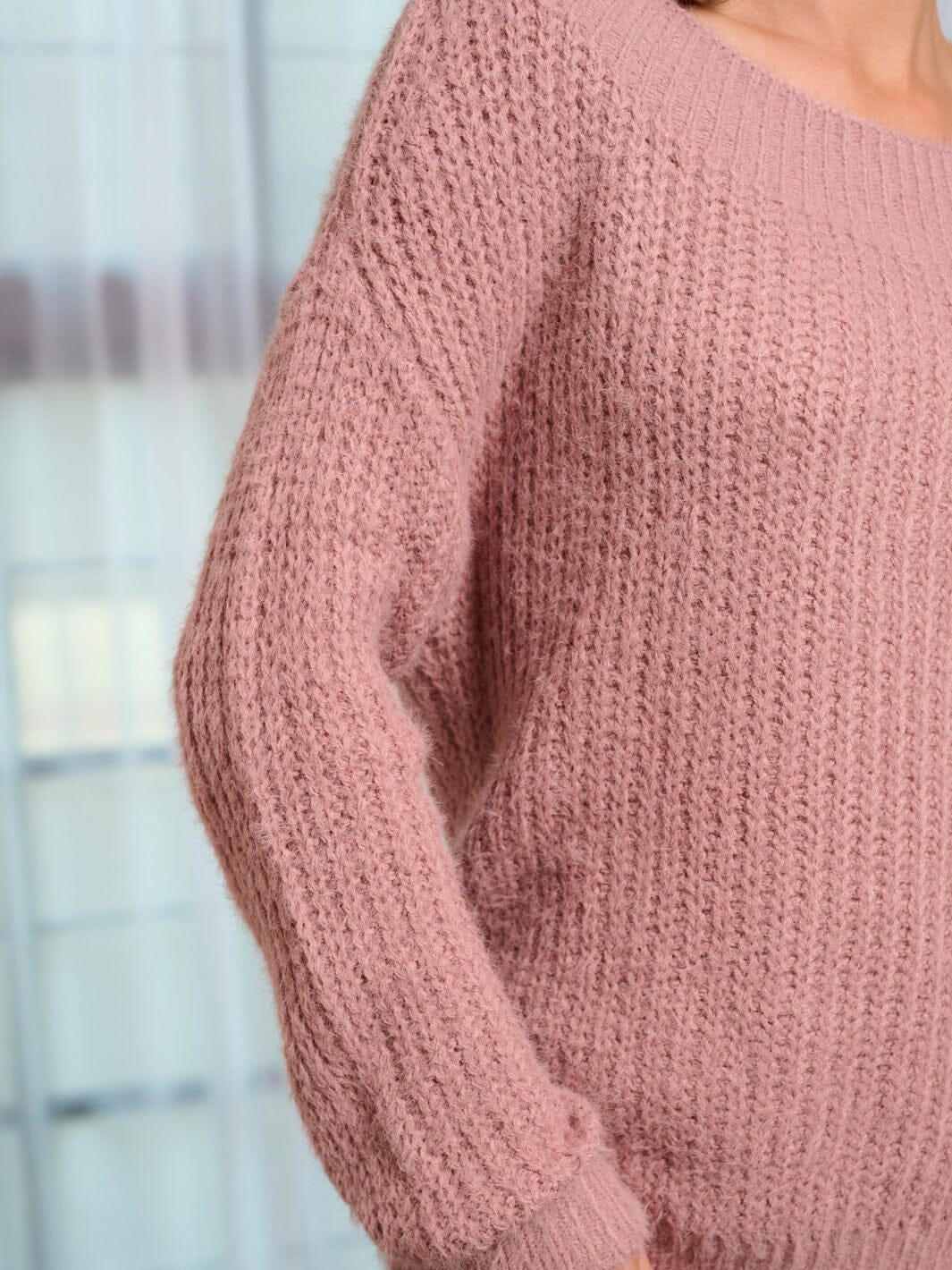 WOMEN'S LONG SLEEVE KNIT PULLOVER SWEATER