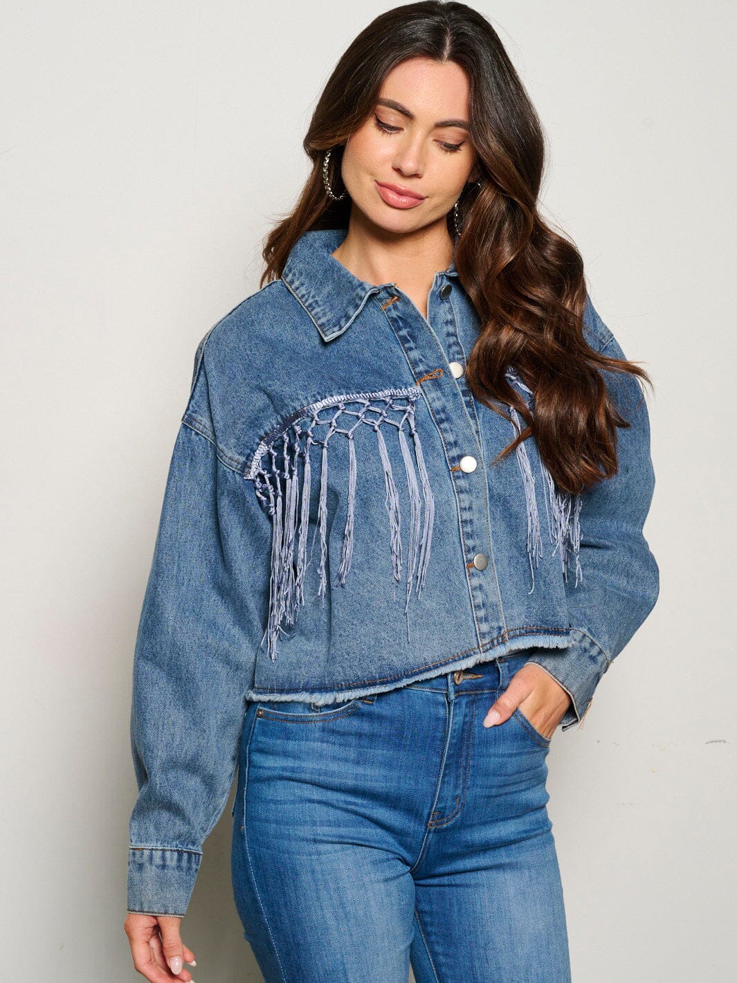 WOMEN'S LONG SLEEVE BUTTON CLOSURE FRINGE HOWDY POCKETS DENIM JACKET