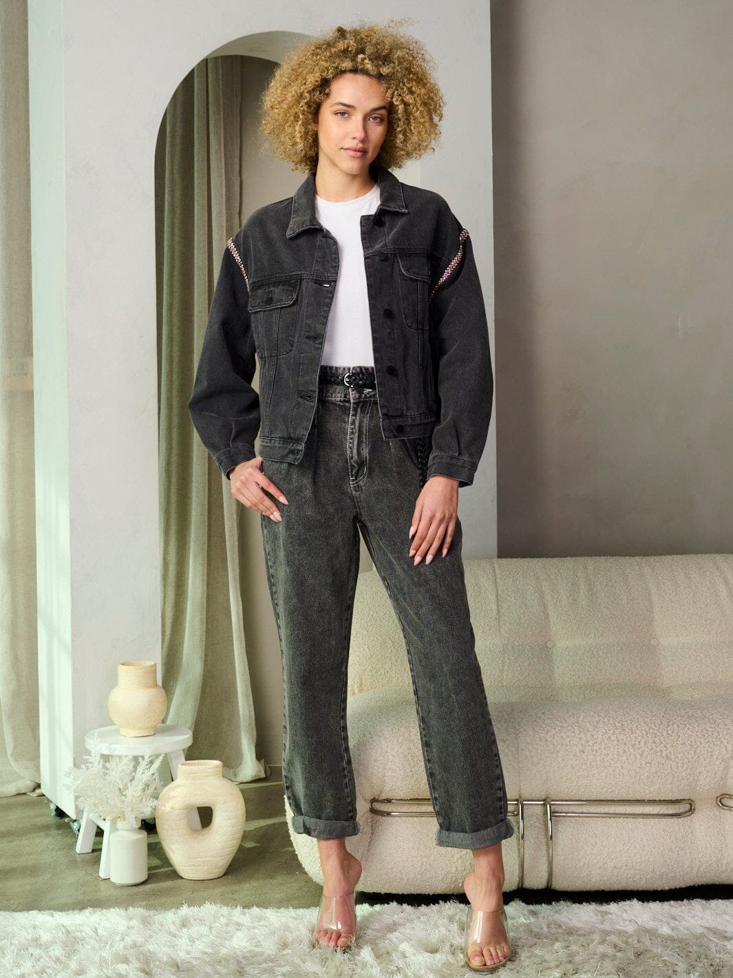 WOMEN'S LONG SLEEVE BUTTON CLOSURE TRIM DETAILED DENIM JACKET