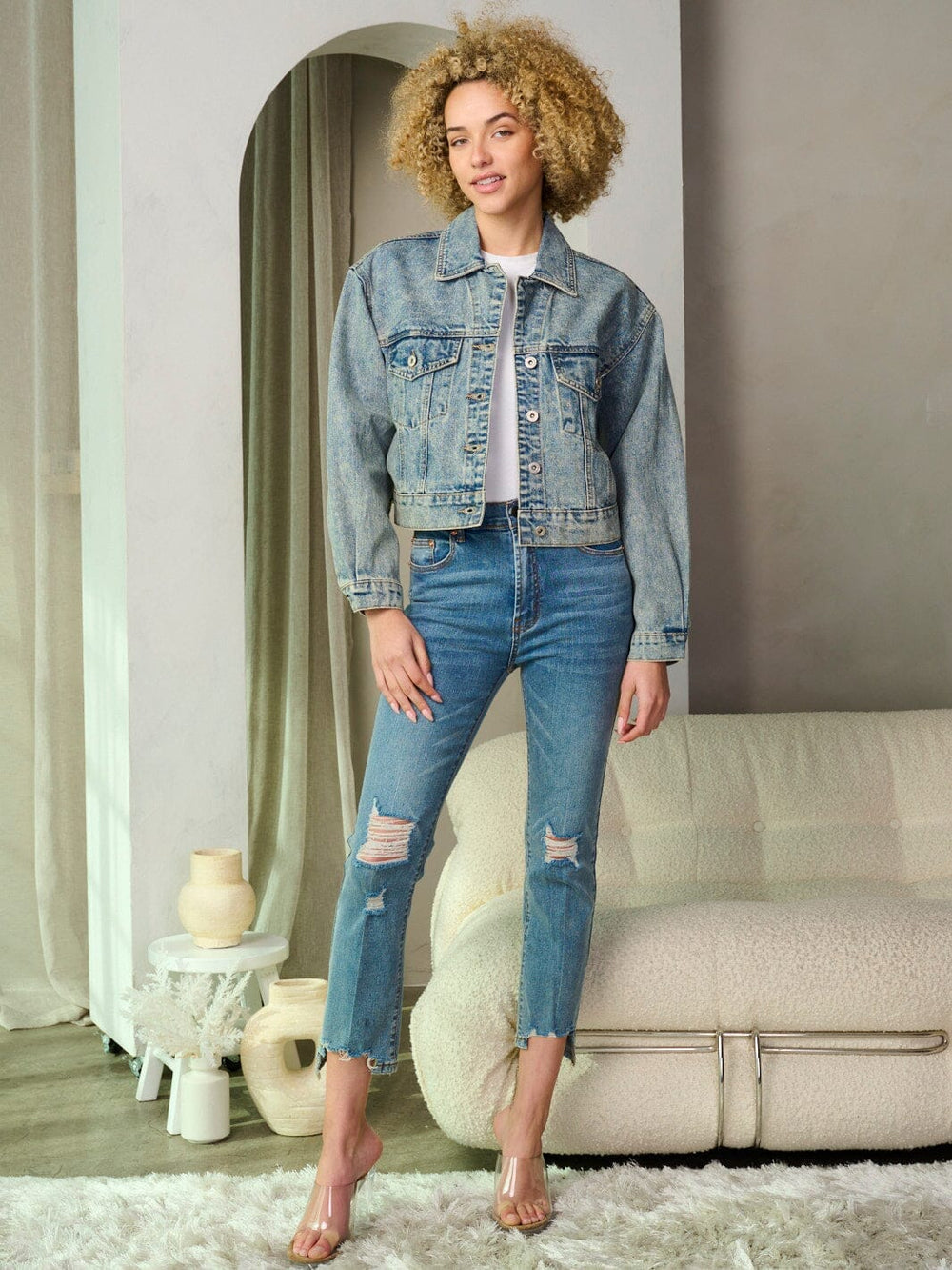 WOMEN'S LONG SLEEVE BUTTON CLOSURE WASHED DENIM JACKET