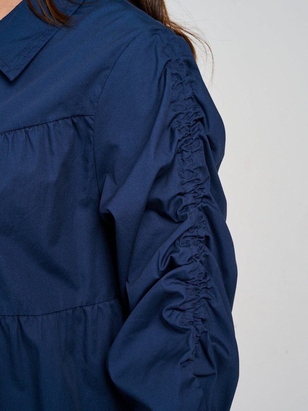 WOMEN'S LONG RUCHED SLEEVE BUTTON CLOSURE TIERED MINI DRESS