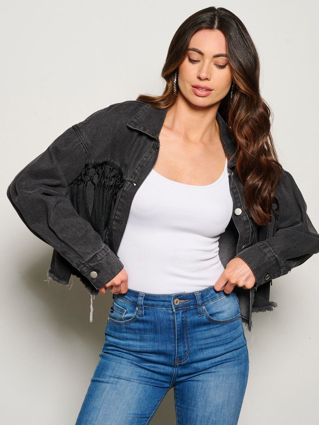 WOMEN'S LONG SLEEVE BUTTON CLOSURE FRINGE HOWDY POCKETS DENIM JACKET