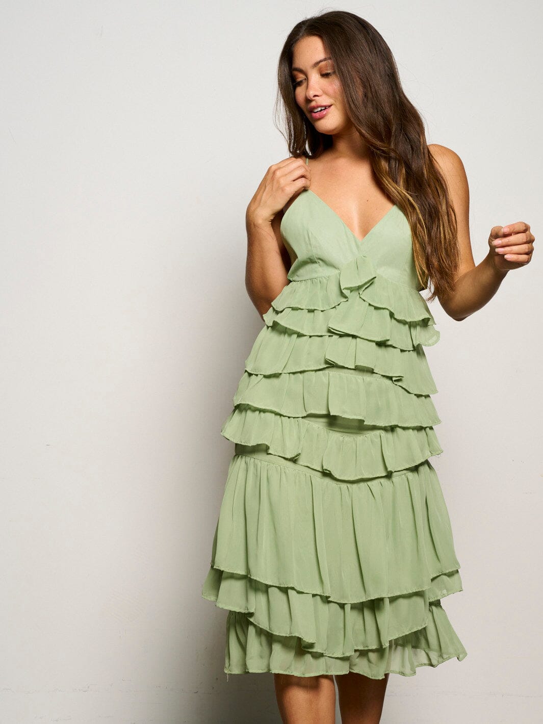 WOMEN'S SLEEVELESS OPEN BACK V-NECK RUFFLE TIERED MIDI DRESS