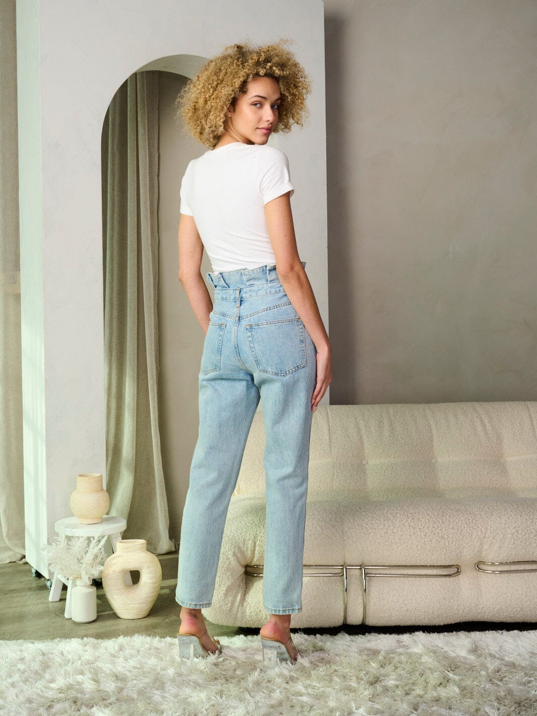 WOMEN'S BUTTON CLOSURE HIGH WAIST DENIM PANTS