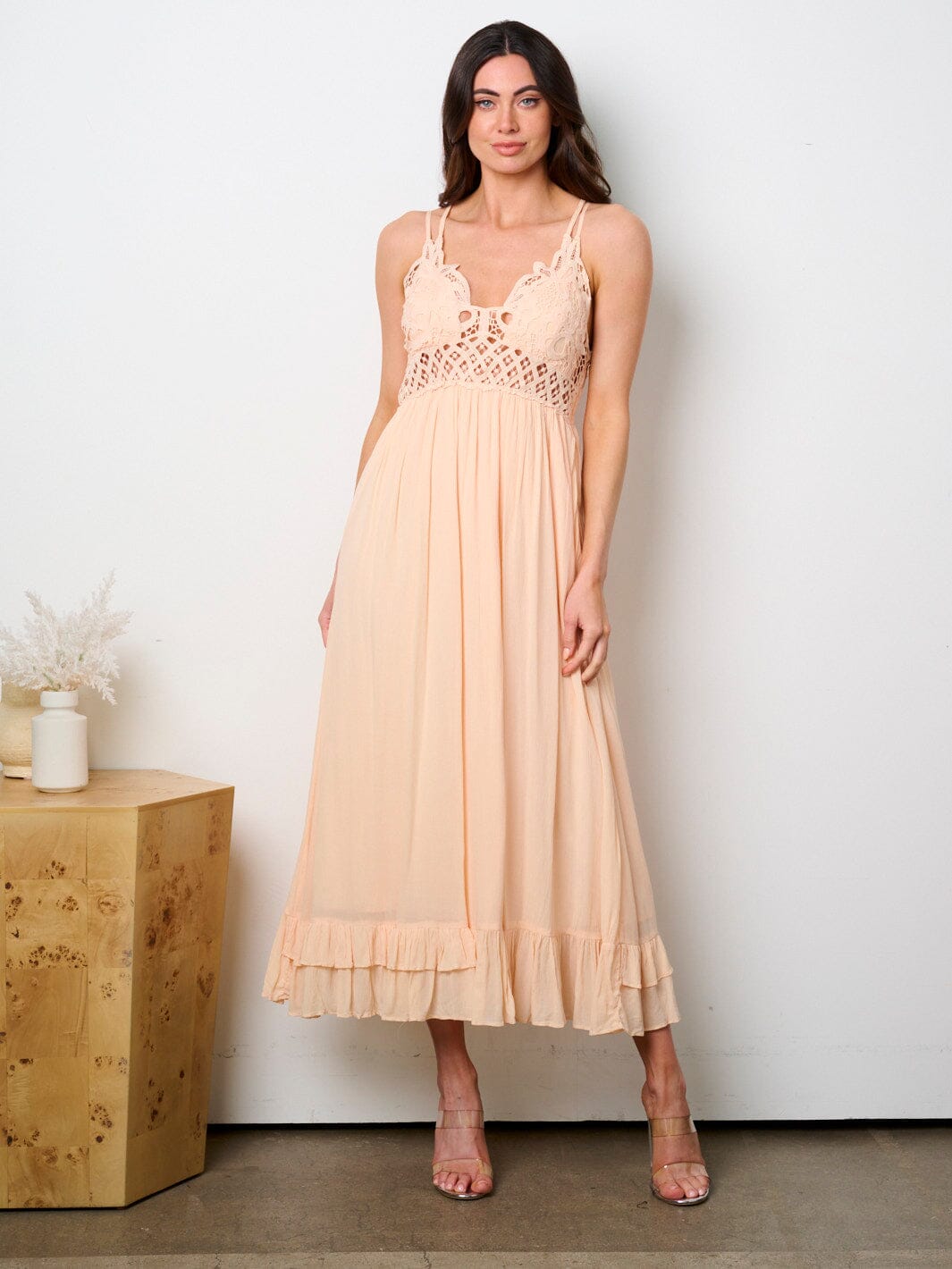 WOMEN'S SLEEVELESS OPEN BACK DETAILED MAXI DRESS
