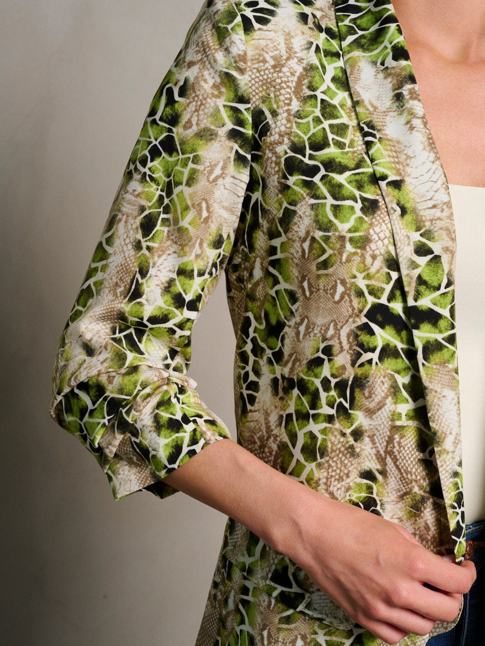 WOMEN'S 3/4 RUCHED SLEEVES OPEN FRONT SNAKE PRINT BLAZER