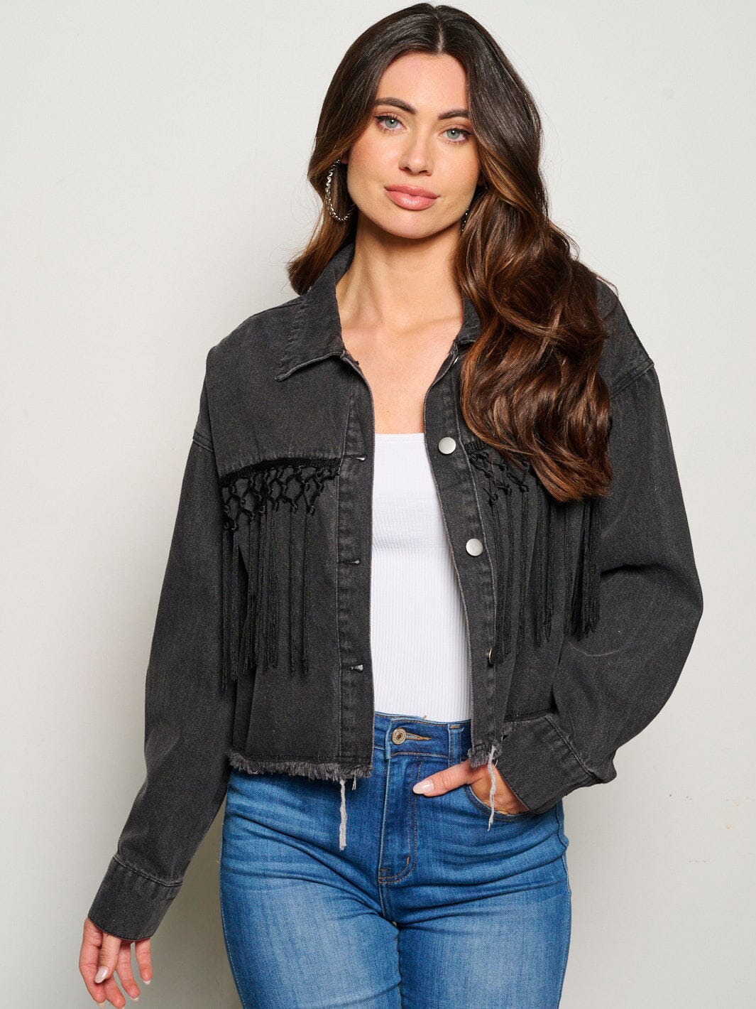 WOMEN'S LONG SLEEVE BUTTON CLOSURE FRINGE HOWDY POCKETS DENIM JACKET