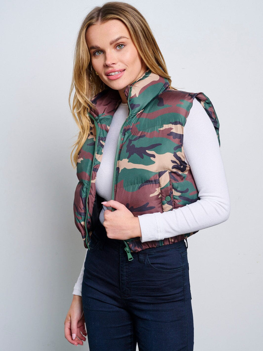 WOMEN'S SLEEVELESS ZIP UP FRONT POCKETS CAMO PRINT PUFFER VEST