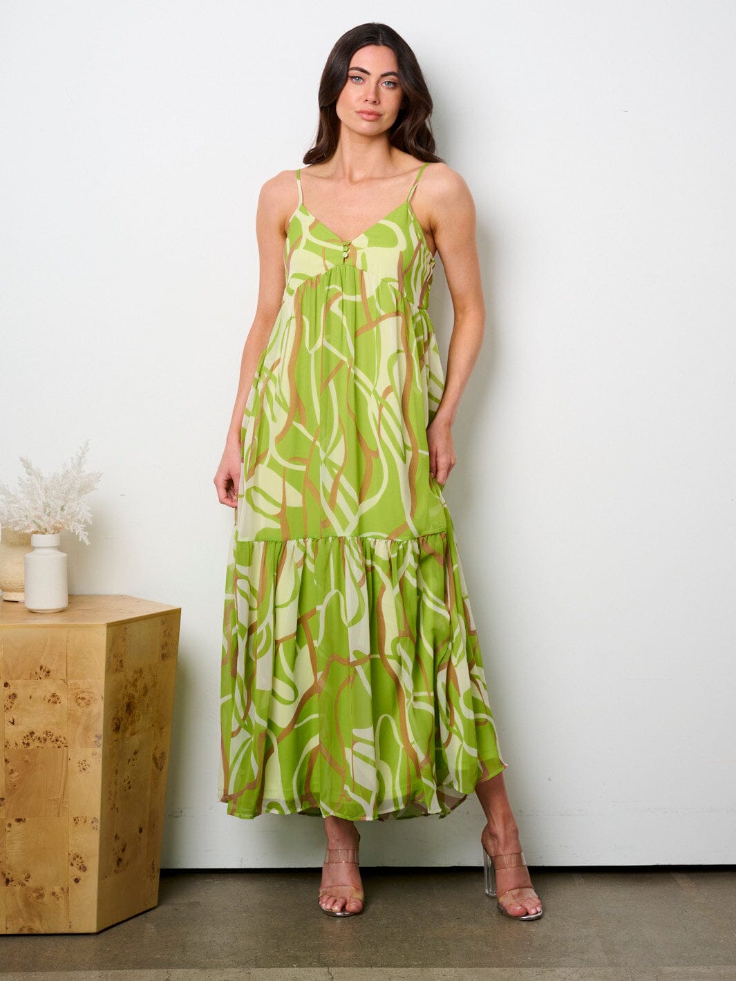 WOMEN'S SLEEVELESS V-NECK PRINTED TIERED MAXI DRESS