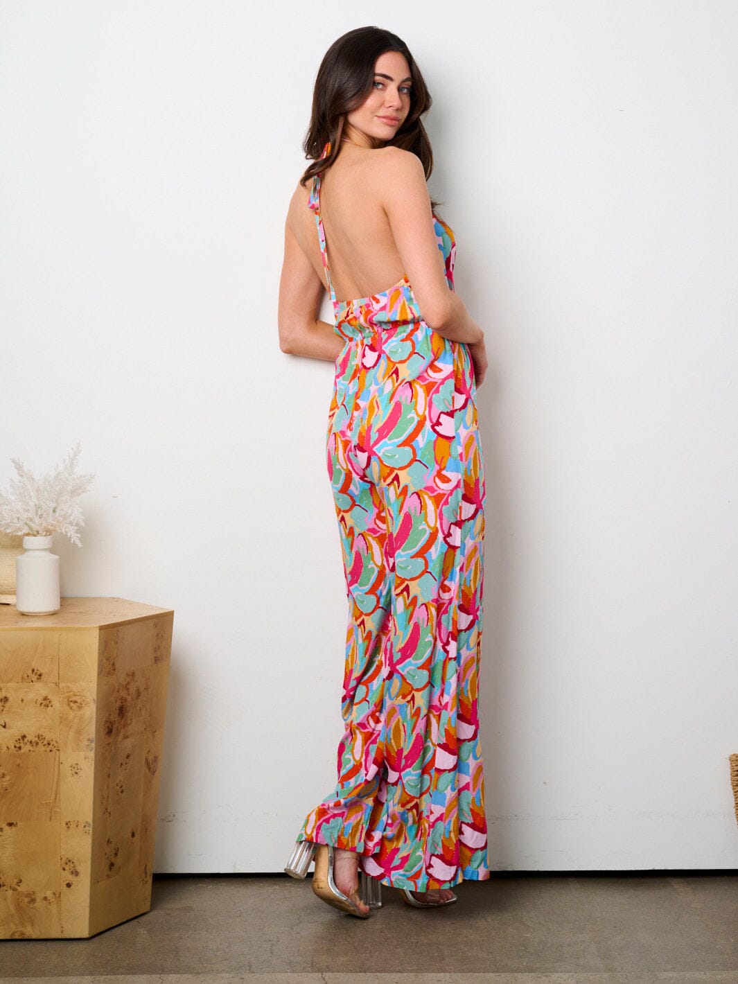 WOMEN'S SLEEVELESS V-NECK OPEN BACK MULTI PRINT JUMPSUIT