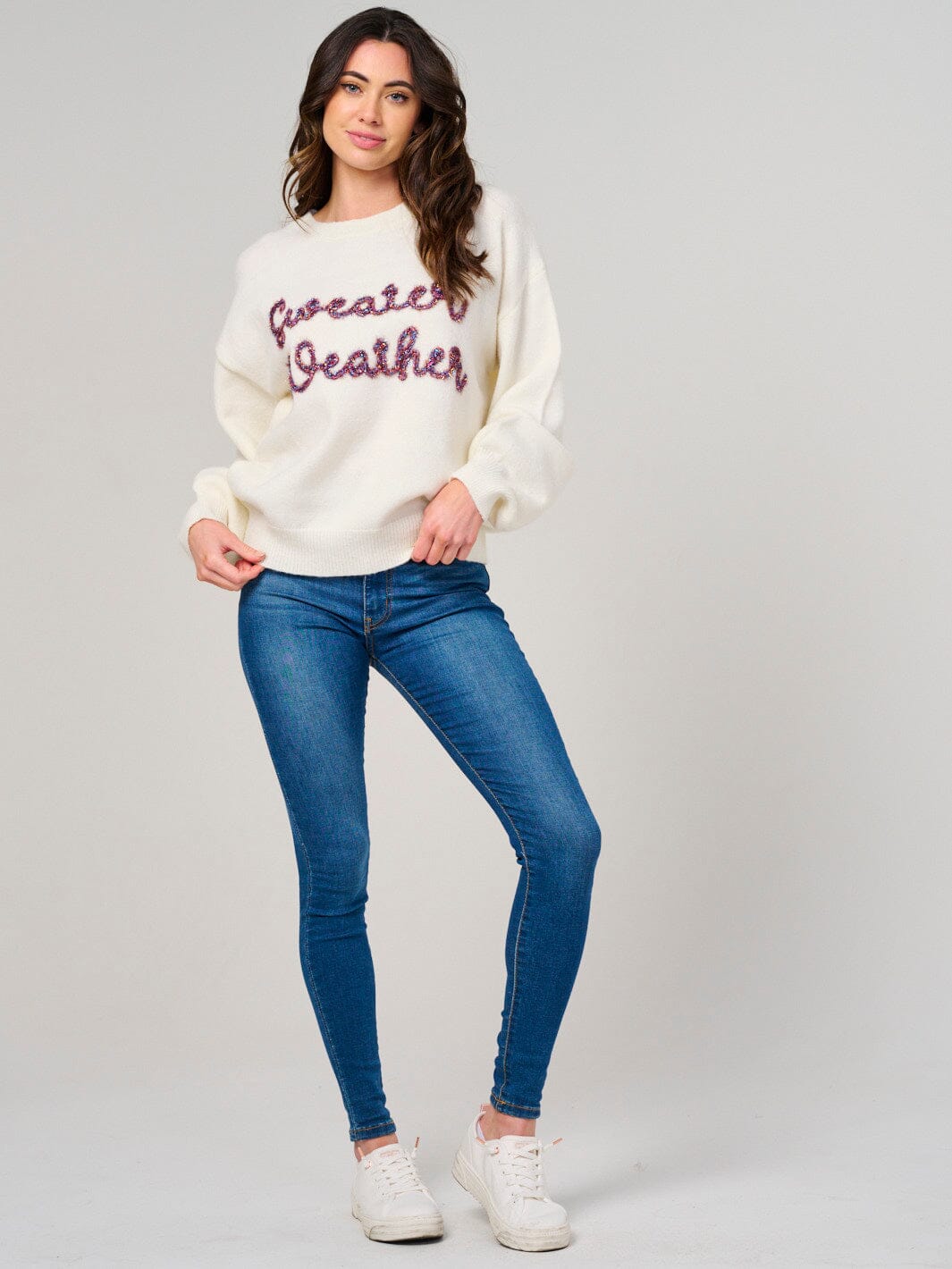 WOMEN'S LONG SLEEVE SHIMMER GRAPHIC PULLOVER SWEATER