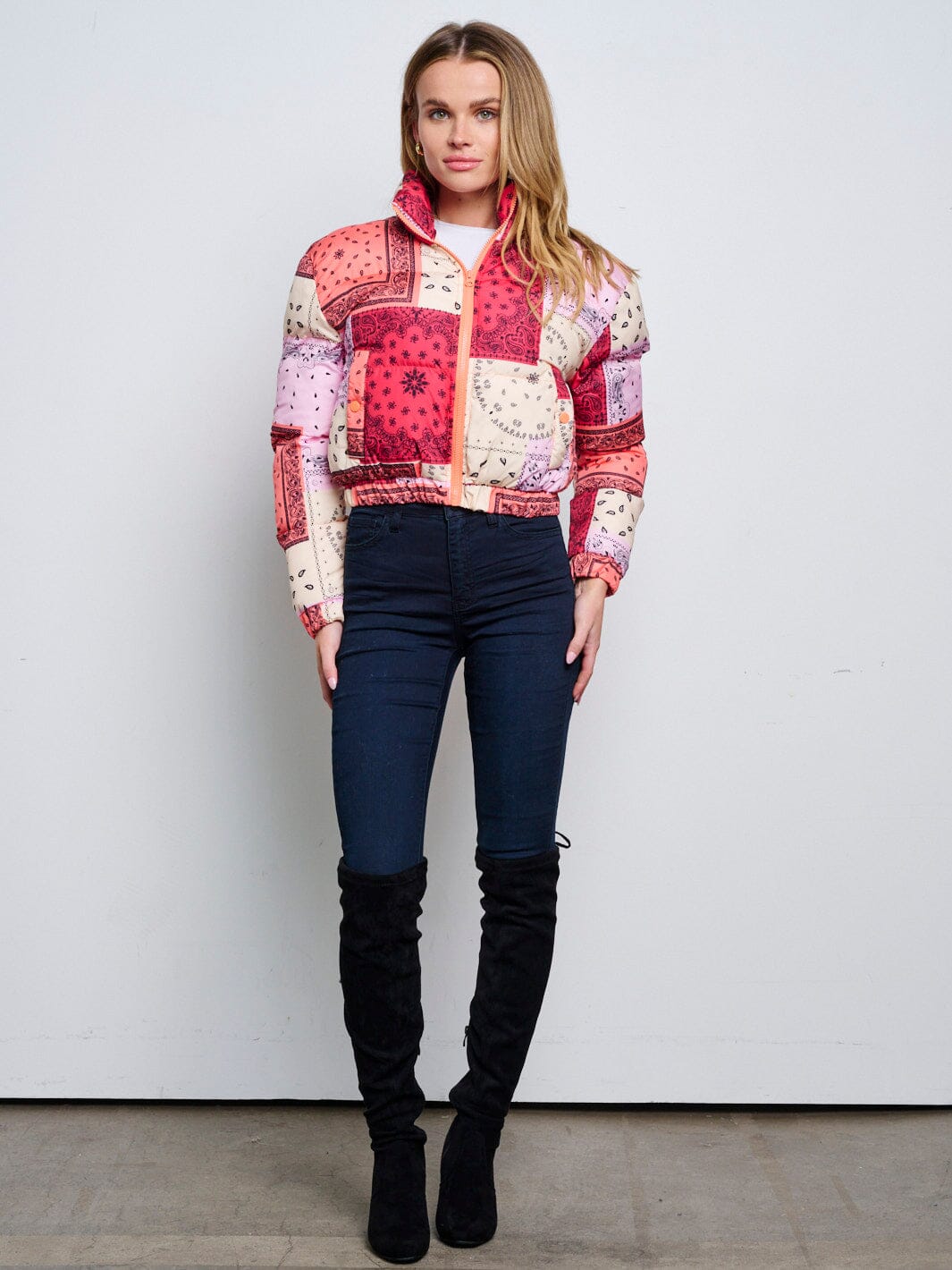 WOMEN'S LONG SLEEVE ZIP UP FRONT POCKETS PUFFER MULTI PRINT JACKET